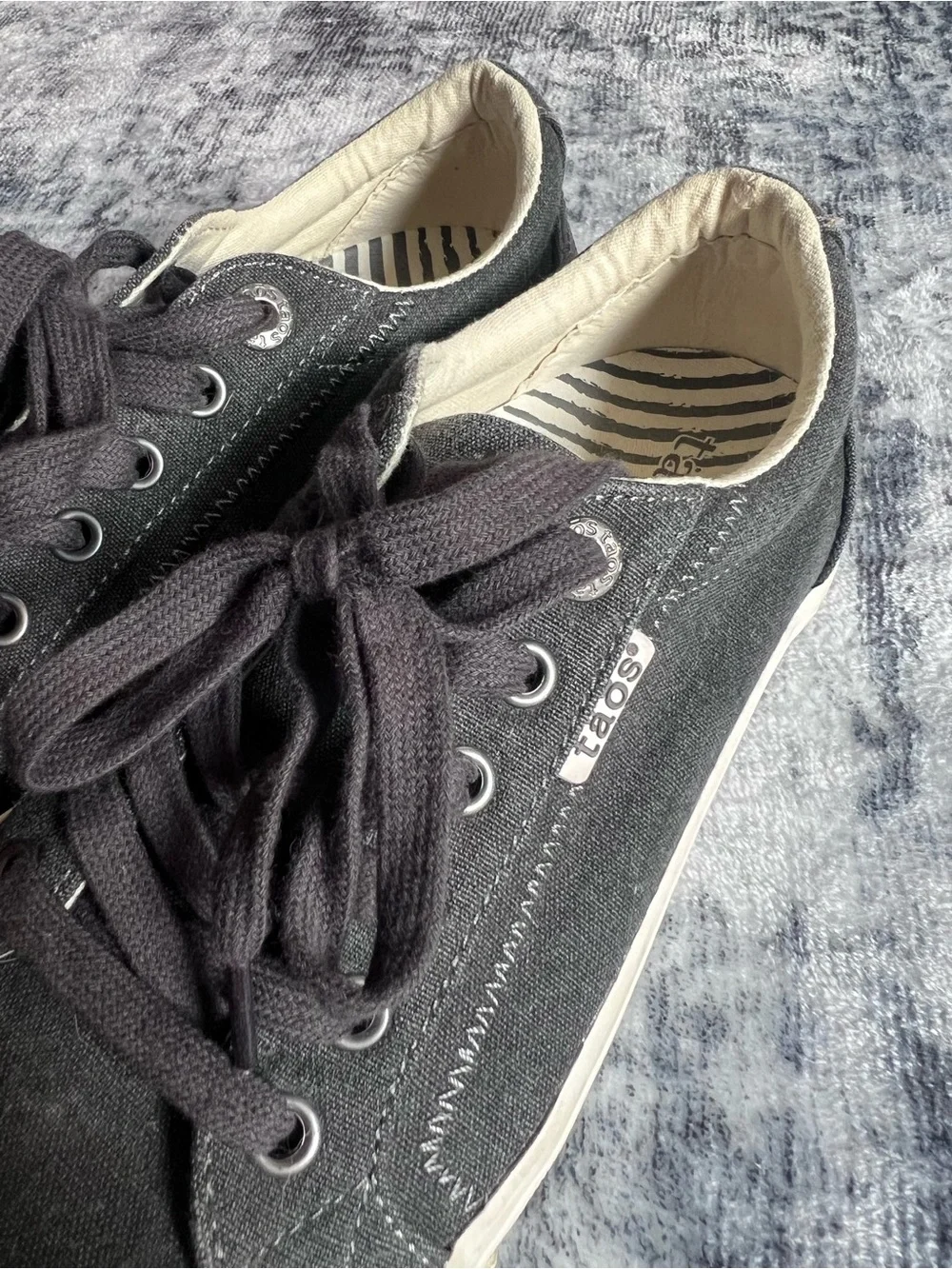 Taos Plim Soul Canvas Sneakers Women 8.5 Dark Grey Charcoal Arch Support